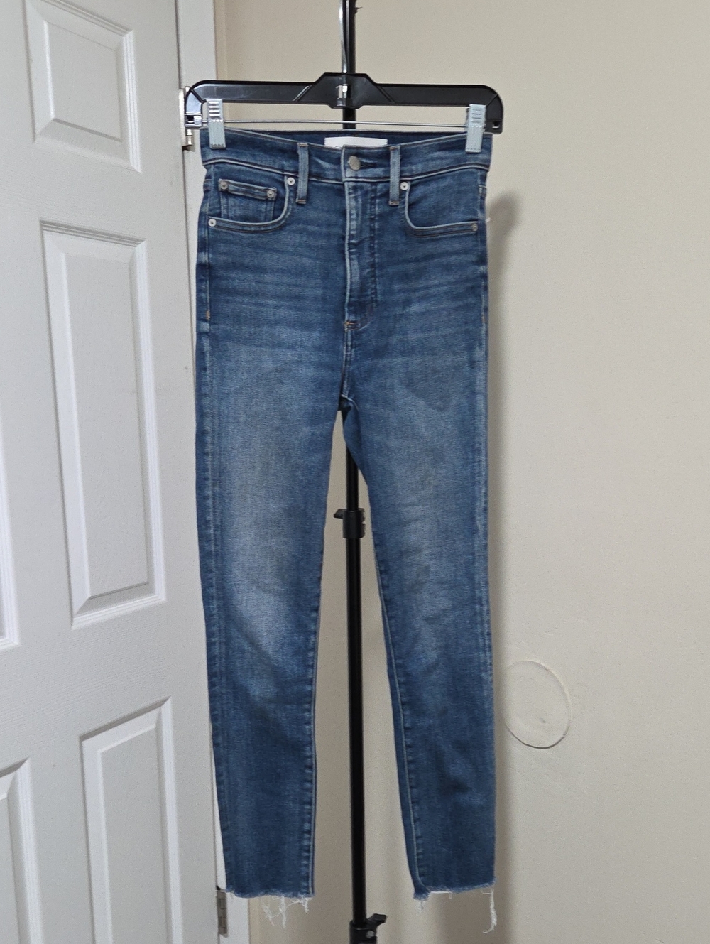 Denim Forum The Lola High Rise Skinny Crop Jeans in Medium Blue
